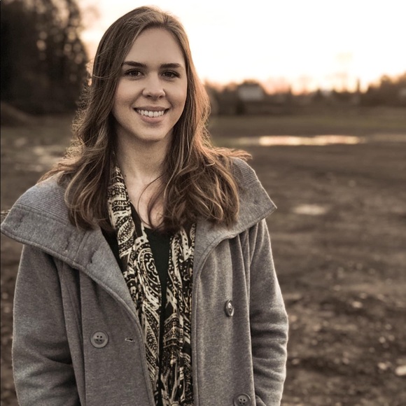 Meet your Posher, Kylee - Picture 1 of 1